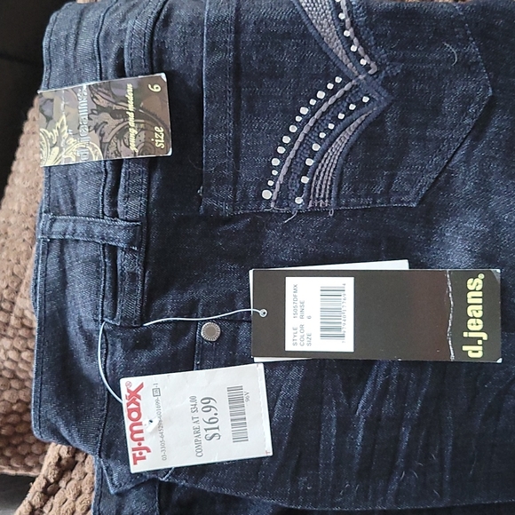 Jeans - Picture 3 of 3